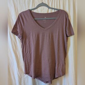 SO Women's Mauve V-Neck Short Sleeve Tee